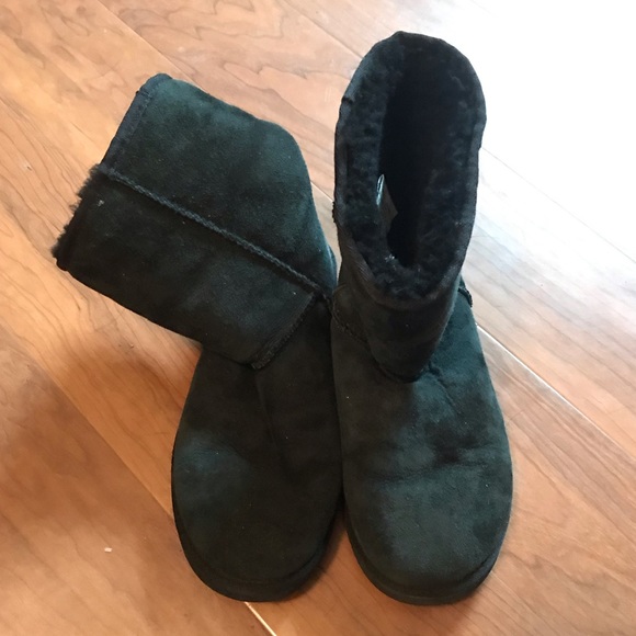 Short Black Ugg Boots - size 6 - Picture 5 of 6